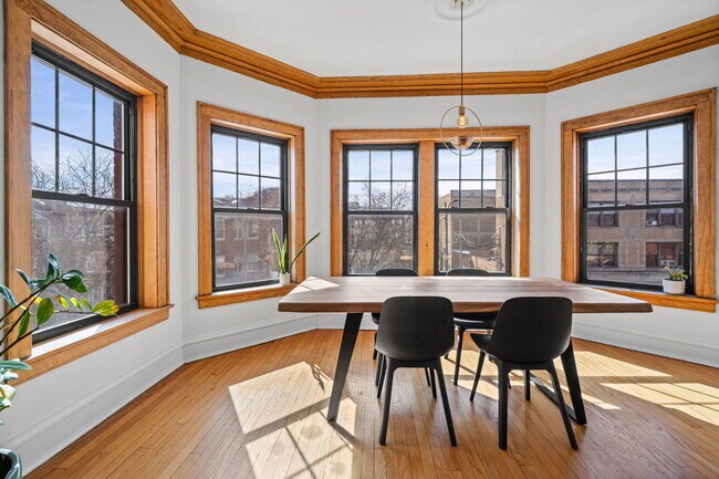 Foto del edificio - 1474 W Foster Ave