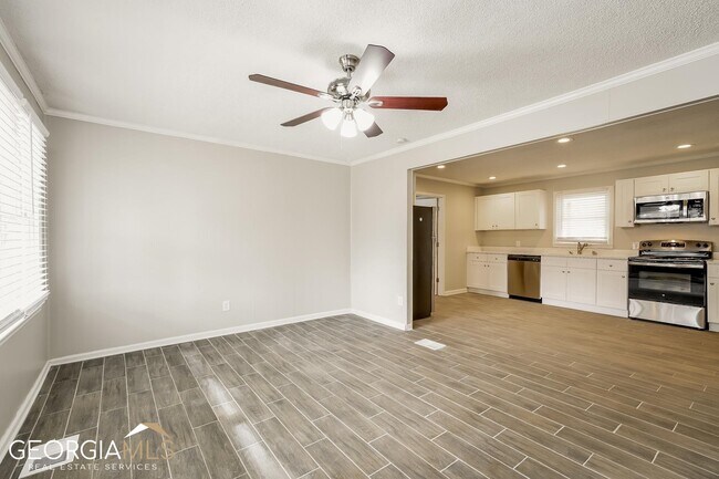 Building Photo - 35 Willow Ln NW