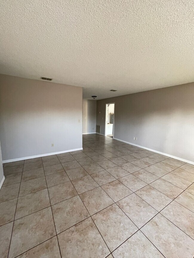 Foto del edificio - MOVE IN SPECIAL-Nice 2/1 Duplex Home for Rent in St. Cloud