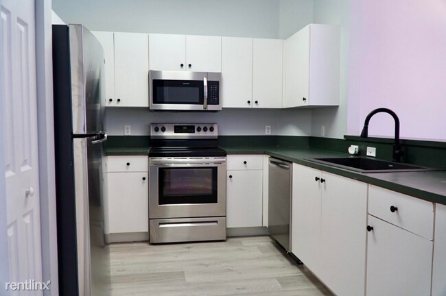 Foto del edificio - 230 Village Blvd
