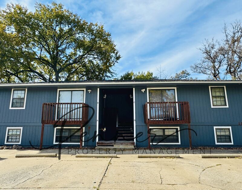 Foto principal - 716 NE Ball Dr