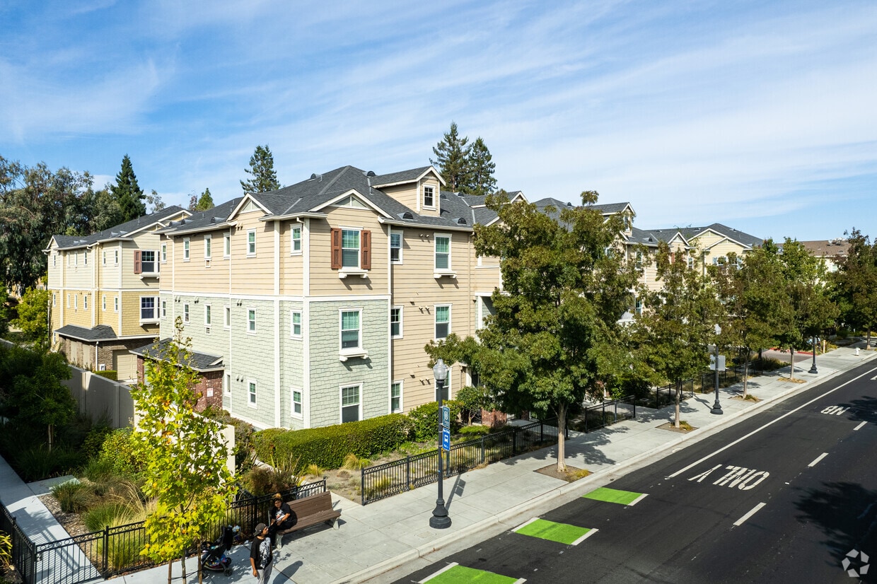 Primary - 1035 N Fairoaks Ave