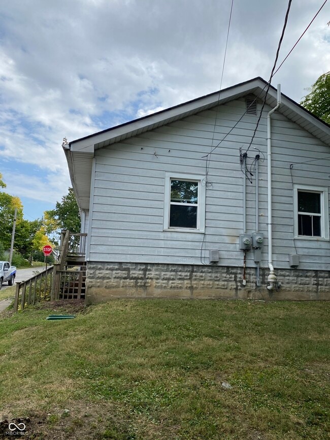 Building Photo - 856 N Bradley Ave