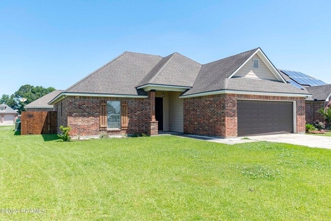 Building Photo - 3 bedroom, 2 bath home