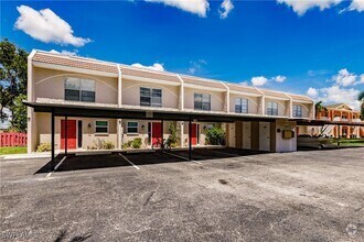 Building Photo - 1123 SW 48th Terrace