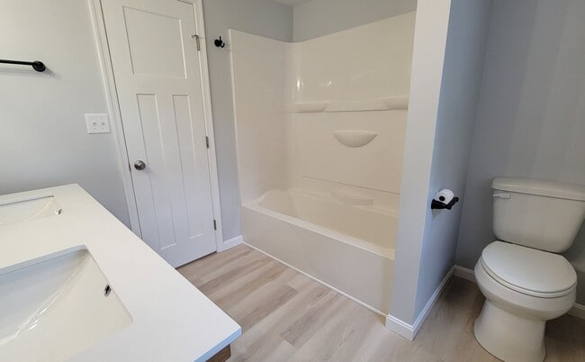 Building Photo - Remodeled Single Family home in Milton