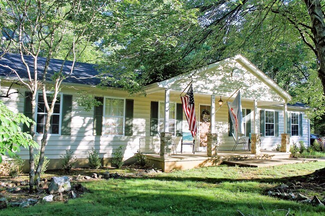 Building Photo - 550 Jefferson Dr
