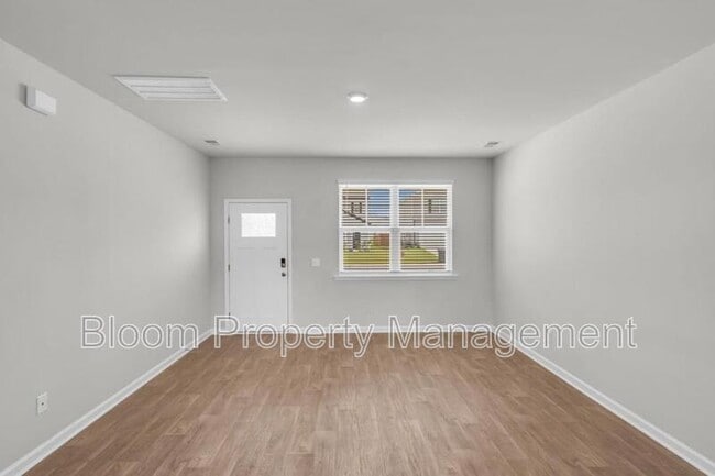 Building Photo - 803 Lilyford Ln