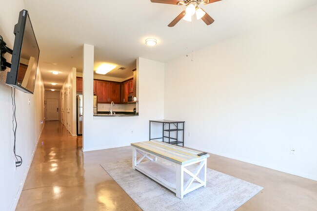 Foto del edificio - 910 W 25th St