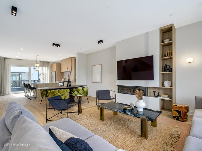 Foto del edificio - 3000 Birch Ln