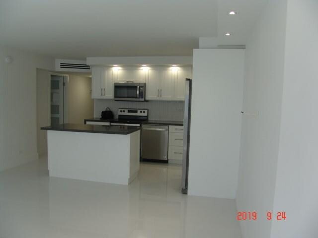 Foto del edificio - 6039 Collins Ave