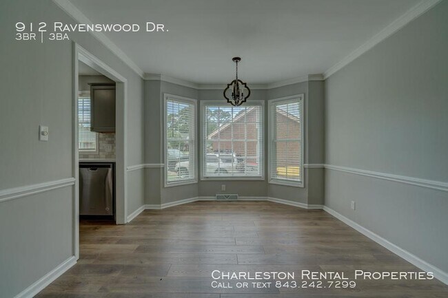 Photo - 912 Ravenswood Dr House