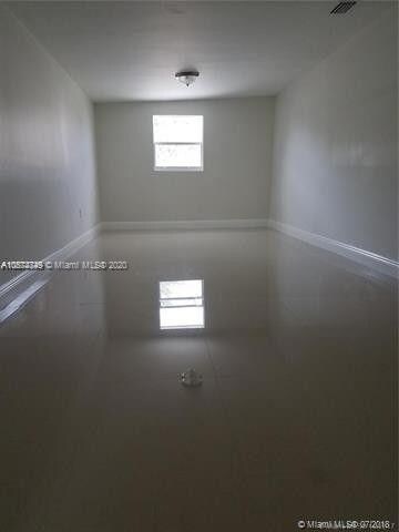 Foto del edificio - 5620 Freedom St
