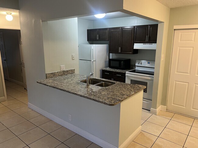 Foto del edificio - 3827 Crows Nest Dr