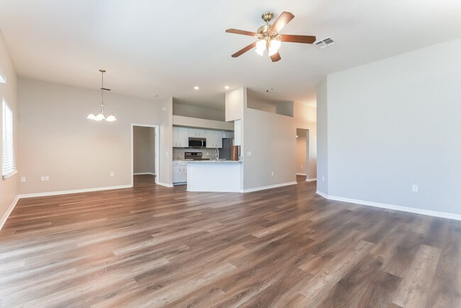 Building Photo - 7607 Canterbury Cir