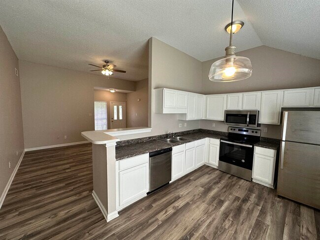 Building Photo - 3812 Clarion Dr