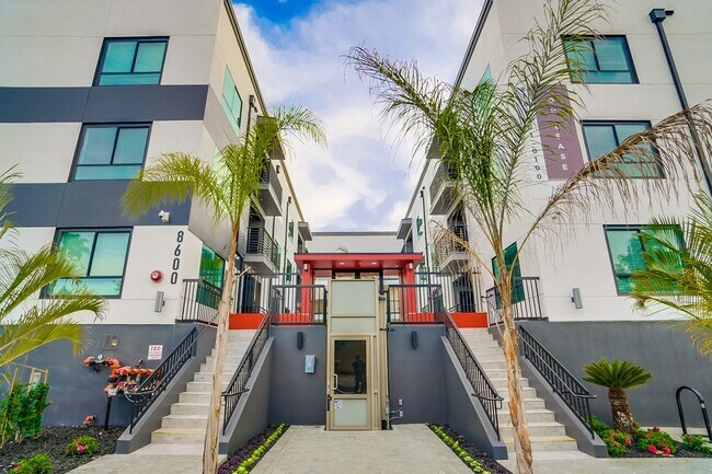Foto del edificio - 8600 Glenoaks Blvd