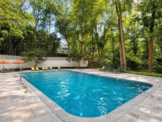 Foto del edificio - 4101 Cathedral Ave NW