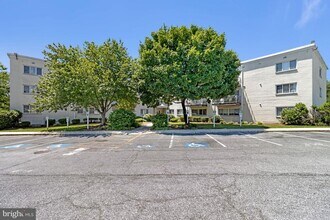 Building Photo - 1005 Chillum Rd