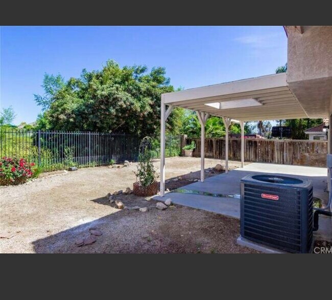 Building Photo - 39654 Avenida Miguel Oeste