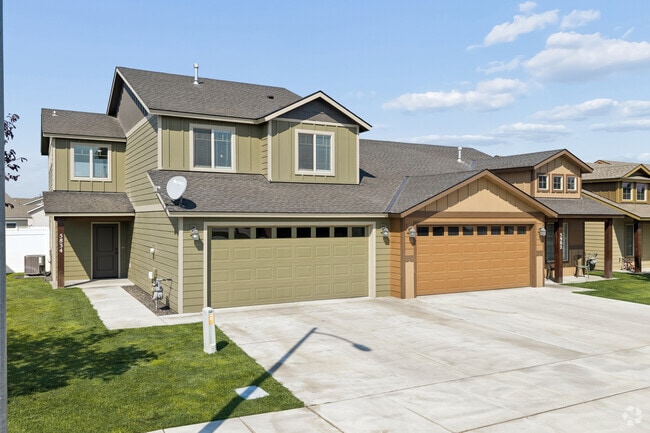 Building Photo - Columbia Villas and Columbia Cove