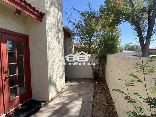 Foto del edificio - 633 W Southern Ave