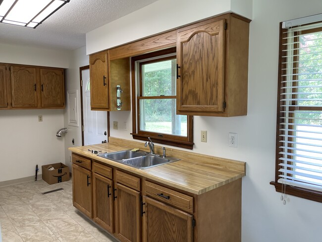 Foto del edificio - 15266 Doyle Rd