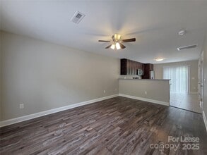 Building Photo - 420 Balfour Dr