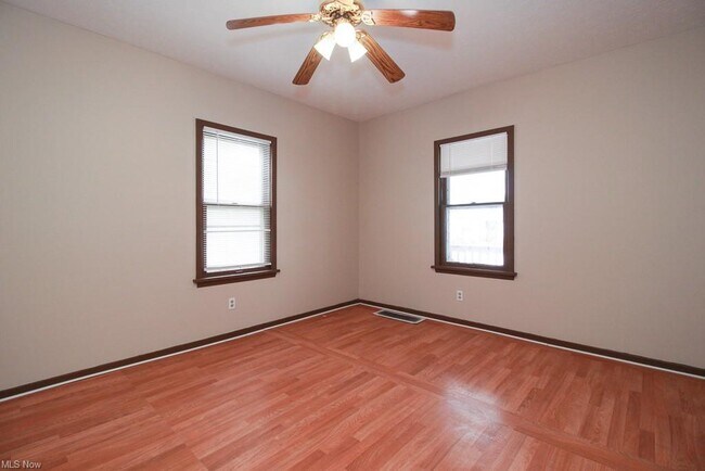 Building Photo - 13437 Kirton Ave
