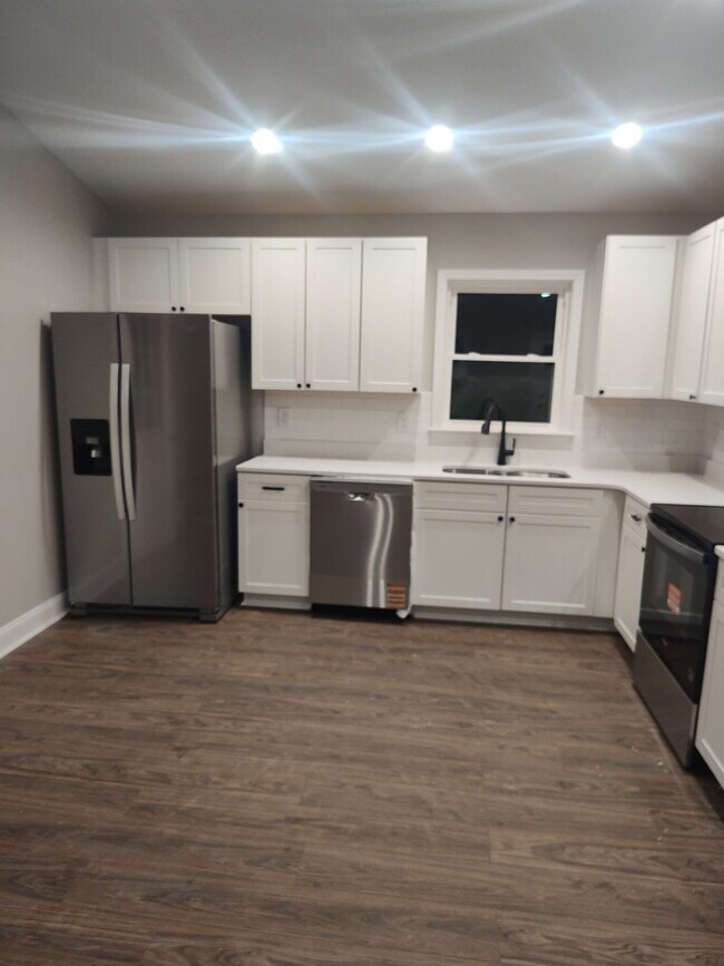 Foto del edificio - 976 Beck Rd