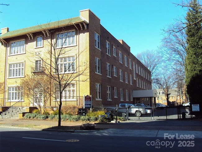 Foto del edificio - 515 N Church St