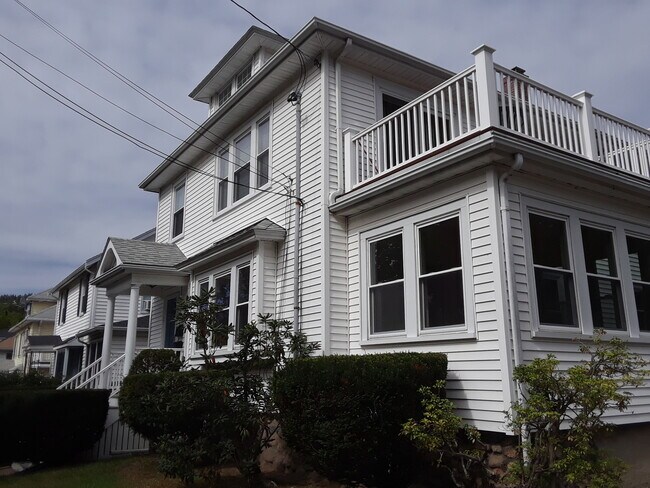 Side View - 32 Bradley Rd