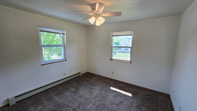 Building Photo - 515 N 18th Ave