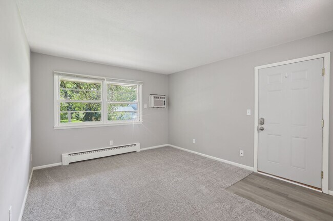 Foto del edificio - 1921 103rd Ave NW