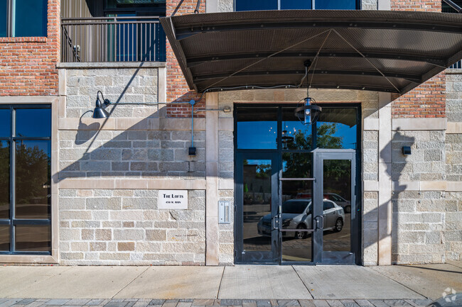 Entrada - The Waukesha Lofts