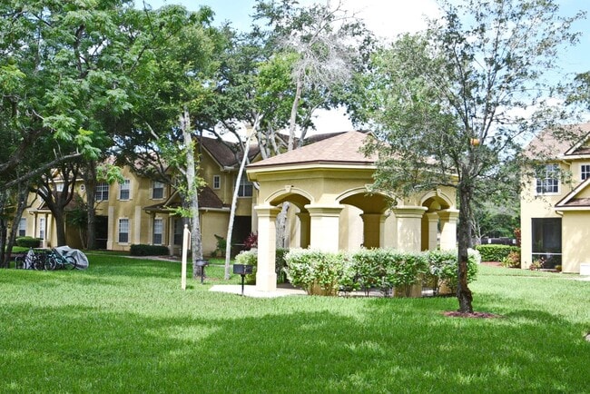 Photo - 2-bed 1-bath - Gated - Pool - Condo - Laun...