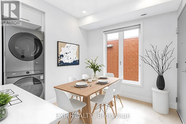 Photo du bâtiment - 1267 Summerville Ave