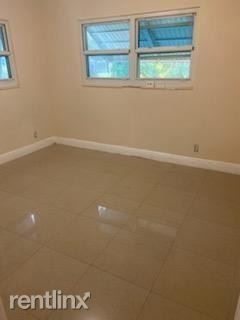 Foto del edificio - 3 br, 2 bath House - 4617 SW 24th Ave
