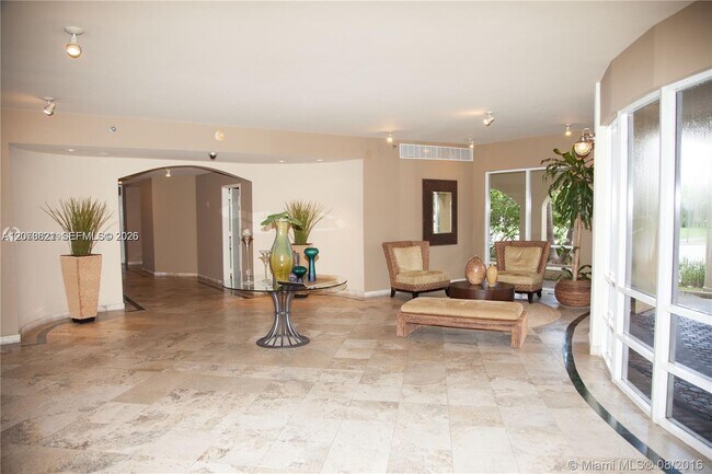 Foto del edificio - 2351 Douglas Rd