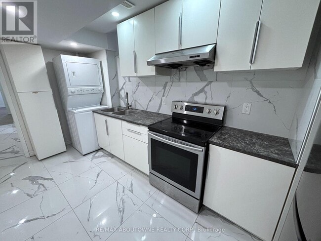 Building Photo - 519 Downes Jackson Heights