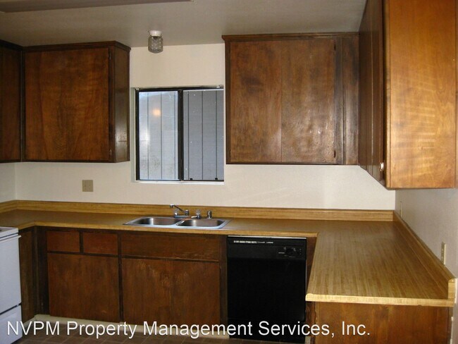 Building Photo - 946 Cedar St