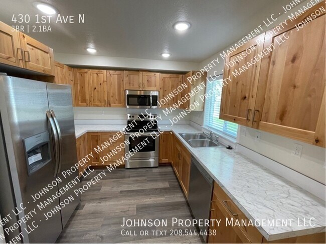 Building Photo - 430 1st Ave N