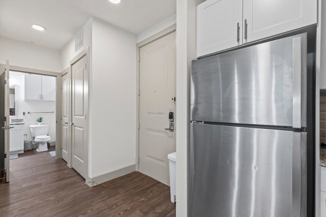 Building Photo - 3801 Vitruvian Way