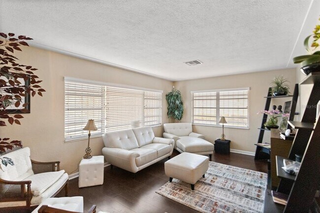 Foto del edificio - 518 17th St S