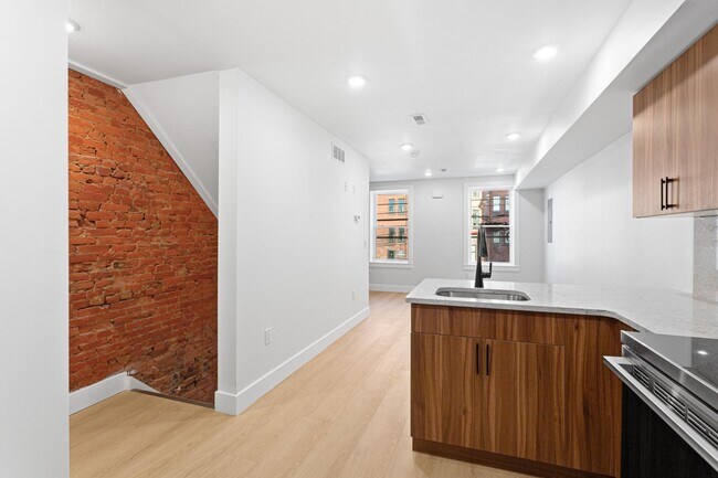 Foto del edificio - 118 E Huntingdon St