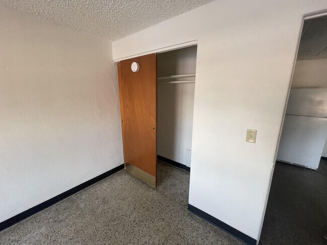 Foto del edificio - 2441 Holmes St