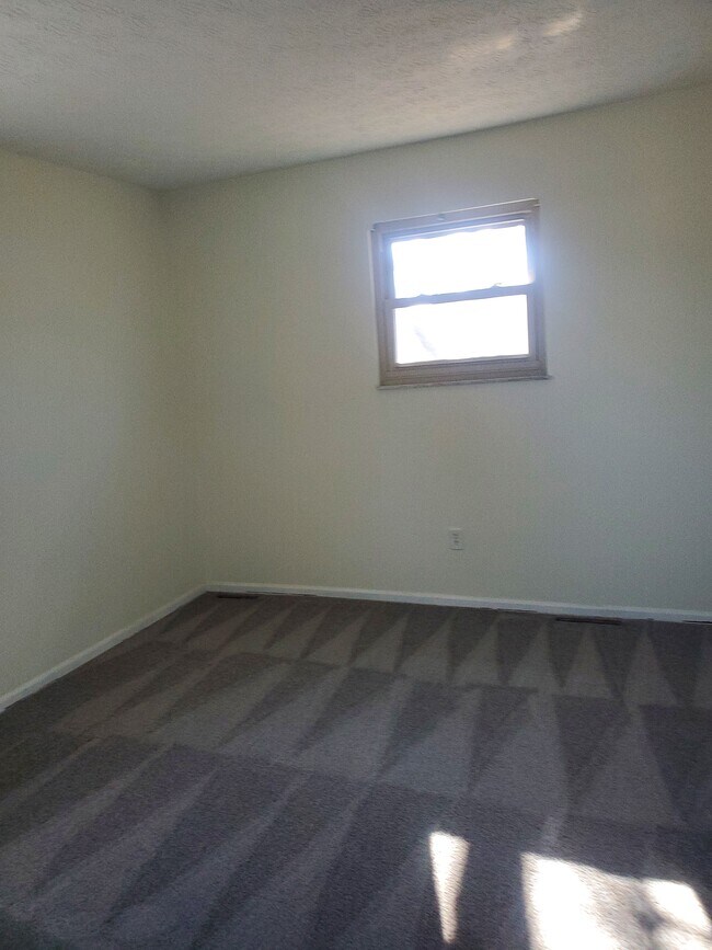 Building Photo - 6983 Nocturne Rd N