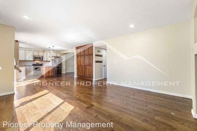 Foto del edificio - 4 br, 2.5 bath House - 1471 Vinca Place