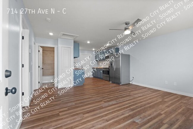 Building Photo - 714 27th Ave N
