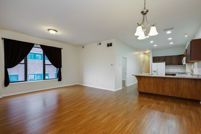 Foto del edificio - 885 N Marshfield Ave